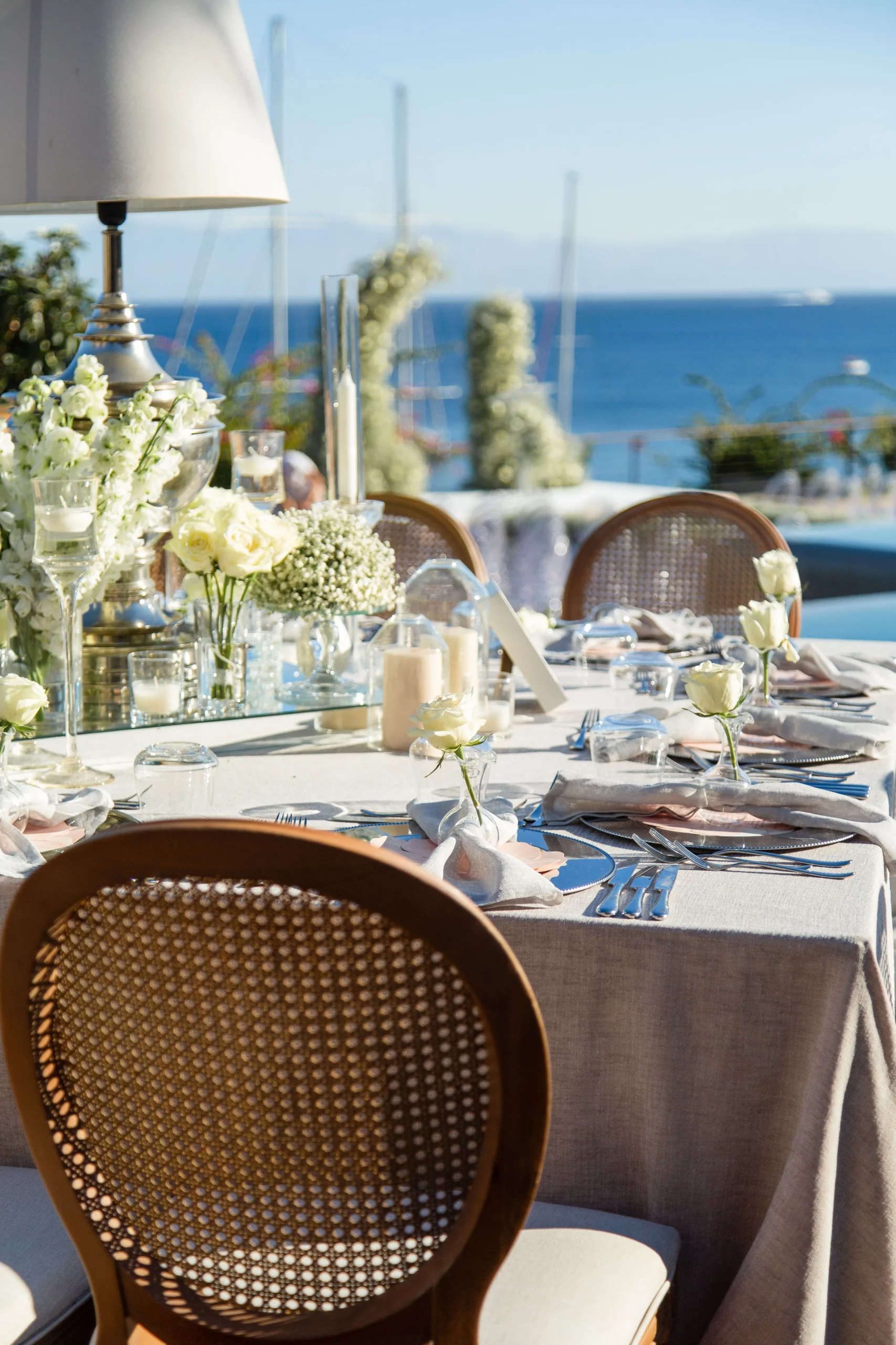mandiscontentlab-content-creation-wedding-belgium-worldwide-event-woman-elegant-decoration-greece-honey-moon